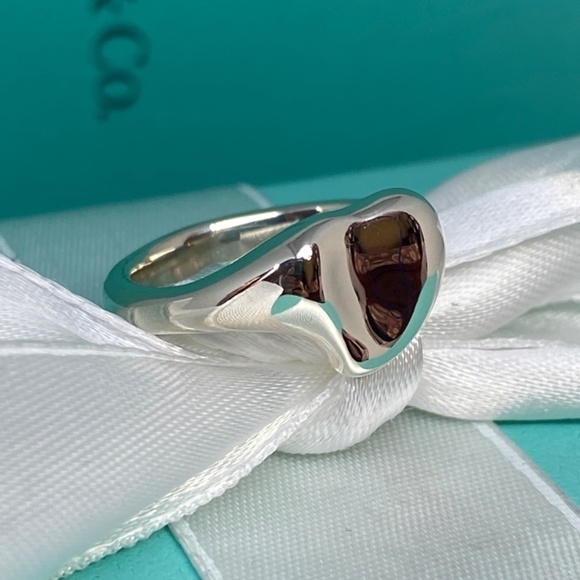 NEW Tiffany & Co. Elsa Peretti Sterling Silver Full Heart Ring - Size 6 1/2 - Picture 4 of 6